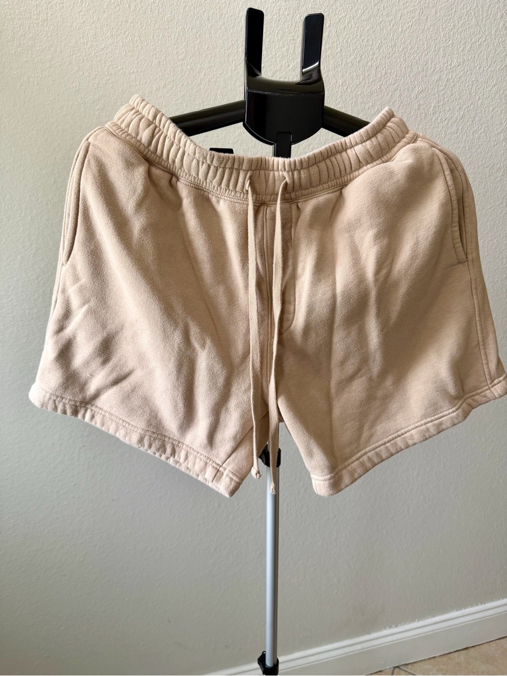 Forever 21 Men's Tan Drawstring Athletic Shorts